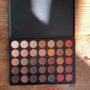 Morphe 35OM neutral Matte palette